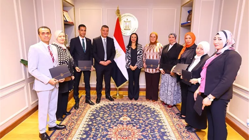 وزيرة التضامن تكرم إدارة الاتصال السياسي والشؤون البرلمانية