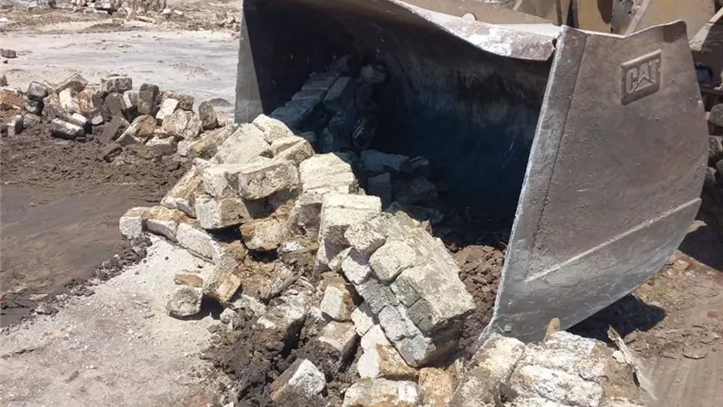 حمله ازالات مكبرة بقري مركز بلطيم علي مساحه ٧١٠ متر