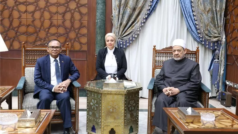 شيخ الأزهر يستقبل سفير كمبوديا ويناقشان تعزيز التَّعاون المشترك
