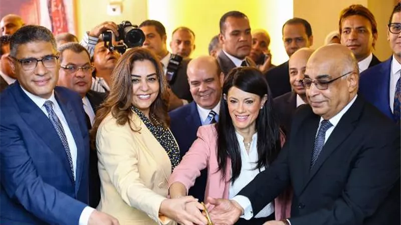 وزراء العدل والتخطيط والتنمية المحلية يفتتحون فرع توثيق محكمة جنوب الجيزة الابتدائية