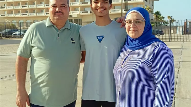 كريم أشرف الأول على الدبلومات الفنية: الاجتهاد وتخطيط الوقت والأسرة مفتاح التفوق وهدفى علوم الحاسب
