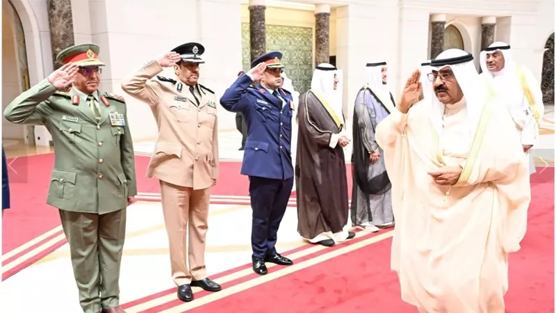أمير الكويت يصل إلى فرنسا في مستهل زيارة رسمية