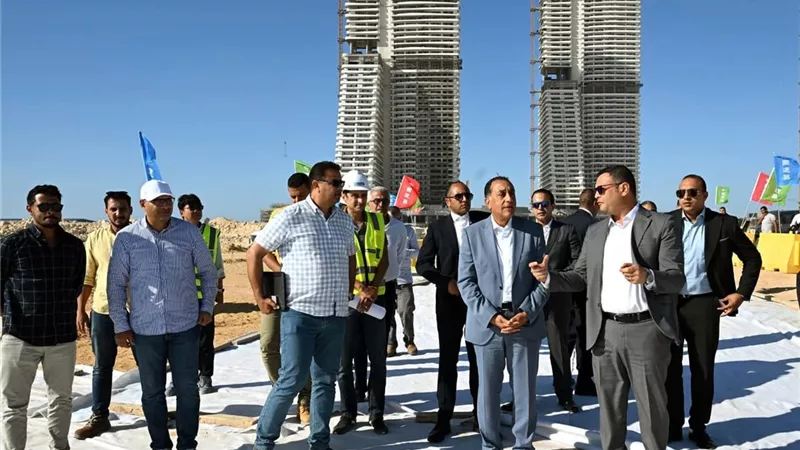 رئيس الوزراء يتفقد أعمال مشروعات 