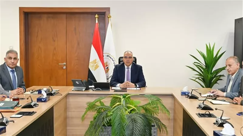وزير الري يوجه بتطوير برمجيات شبكة الرصد بالتليمتري