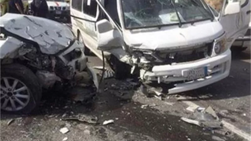 دمياط..مصرع وإصابة 13 شخصا في تصادم ميكروباص بملاكى بطريق فارسكور