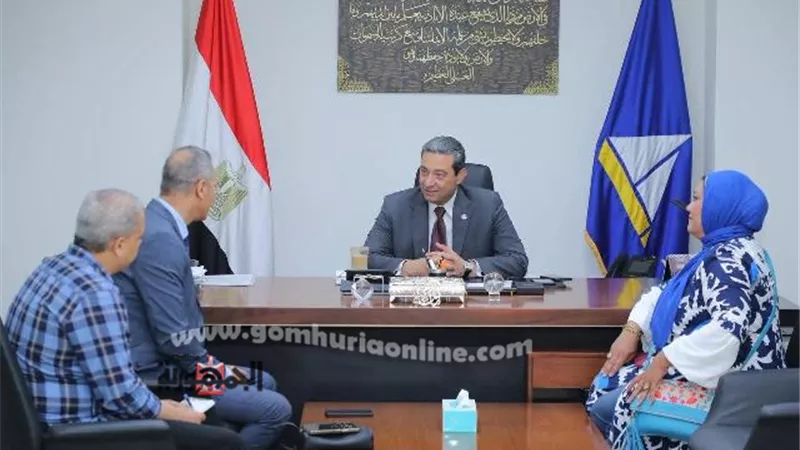 محافظ دمياط يبحث دعم القطاع الثقافى مع رئيس قطاع شرق الدلتا