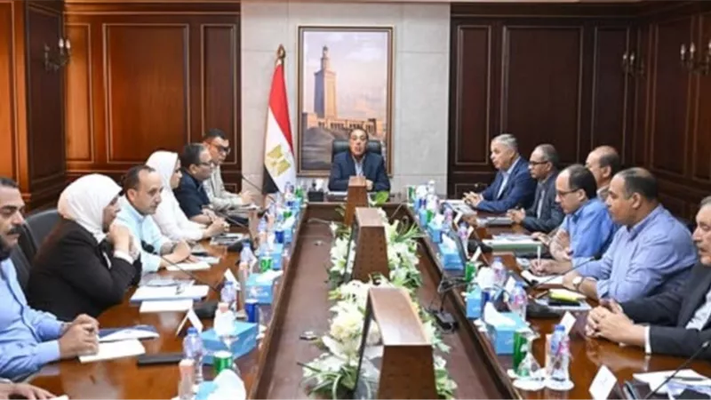 مدبولي يصدر قرارًا بشأن سكان العمارات الآيلة للسقوط بالإسكندرية