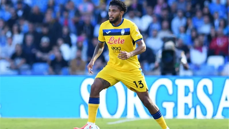 الهلال السعودي يفتح خط المفاوضات مع أتلانتا لضم إيديرسون