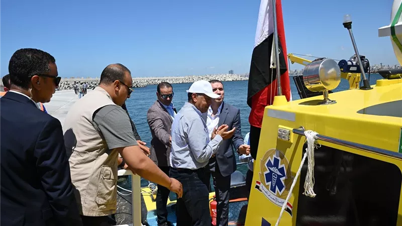 رئيس الوزراء يشهد دخول أول لنش إسعاف بحري بالاسكندرية