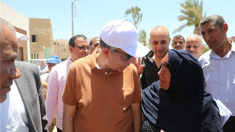 محافظ المنيا يؤكد ان قرى الصعيد تتحول إلى قرى نموذجية