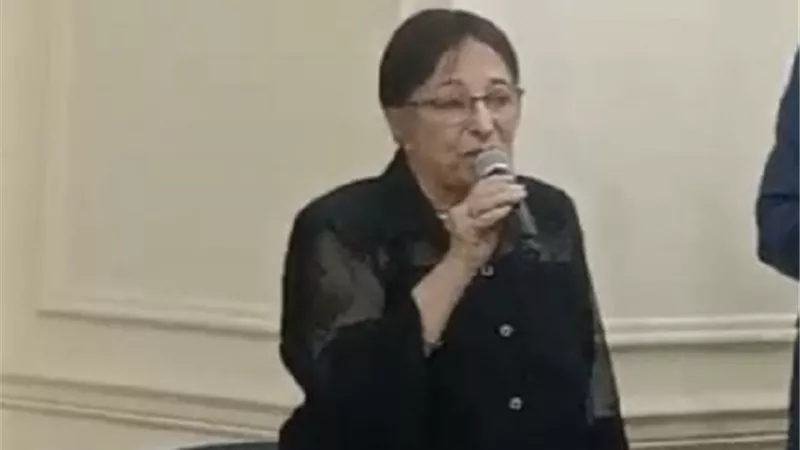سميرة عبد العزيز: 
