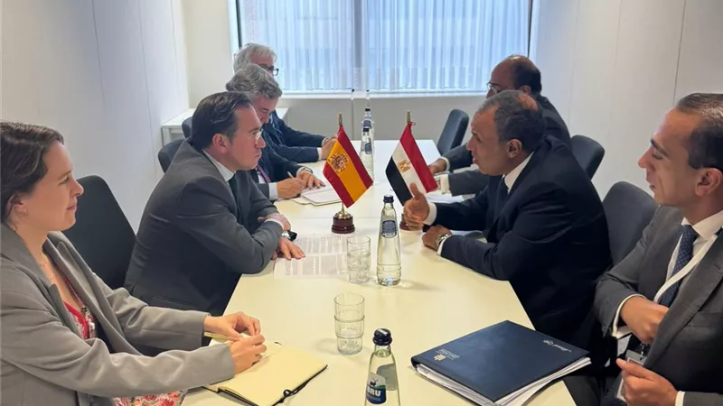 وزير الخارجية يبحث مع نظيره الإسباني العلاقات الثنائية ومستجدات الأوضاع بالشرق الأوسط