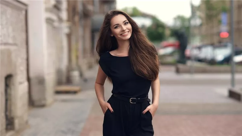 كاريزما الأنوثة.. 7 خطوات لتعزيز الحضور والجاذبية الشخصية