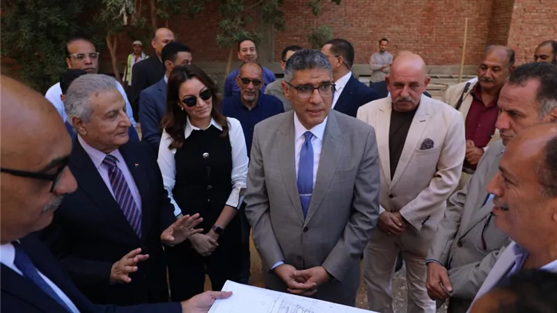 محافظ الجيزة يضع حجر أساس إنشاء مكتبة مصر العامة