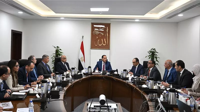 مدبولى يتابع آليات الاستغلال الأمثل لمبنى قصر القطن بالإسكندرية