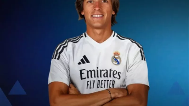 أول تعليق لرئيس ريال مدريد عقب ضم ألفارو كاريراس من بنفيكا رسمياً