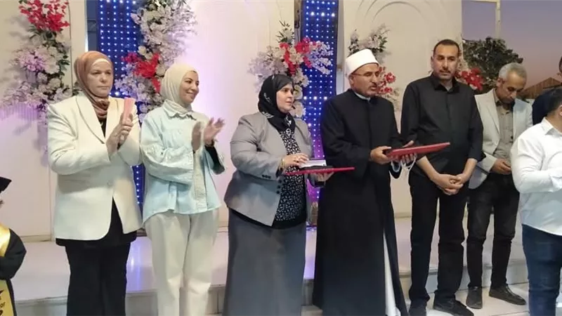 معهد ذو النورين النموذجي يكرم المتفوقين في الشهادة الابتدائية