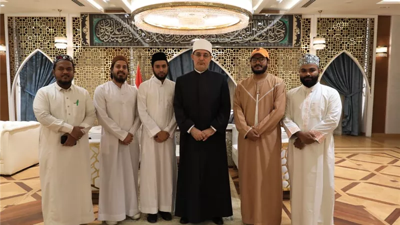 المفتي يستقبل وفدخريجي الأزهرفي بنجلاديش ويؤكد تقديم الدعم العلمي