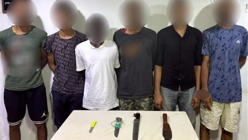 تفاصيل فيديو لمشاجرة بالأسلحة البيضاء بين بعض الأشخاص بالجيزة
