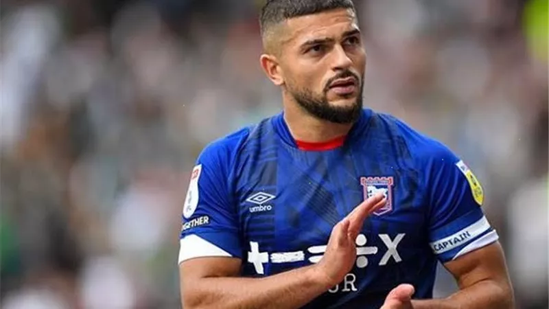 سام مرسي فى طريقه للكويت.. وتصرف رائع من إيبسويتش تاون مع اللاعب