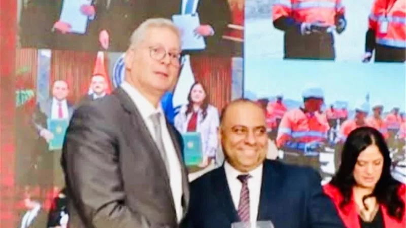 وزير البترول يكرم عددا من الشخصيات لدورهم فى تهيئة مناخ الاستثمار