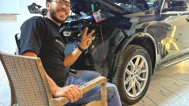 بلال بي إم: شغف السيارات يتحول إلى نجاح باهر في عالم الإضاءة