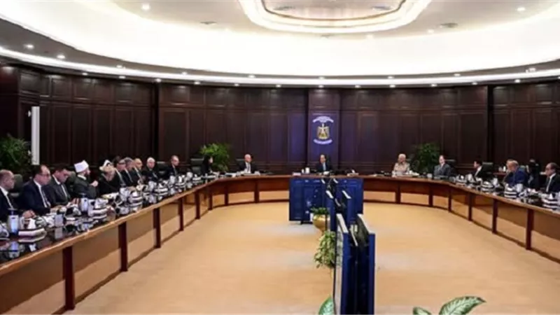 رئيس الوزراء يترأس الاجتماع الأسبوعي للحكومة بالعلمين الجديدة