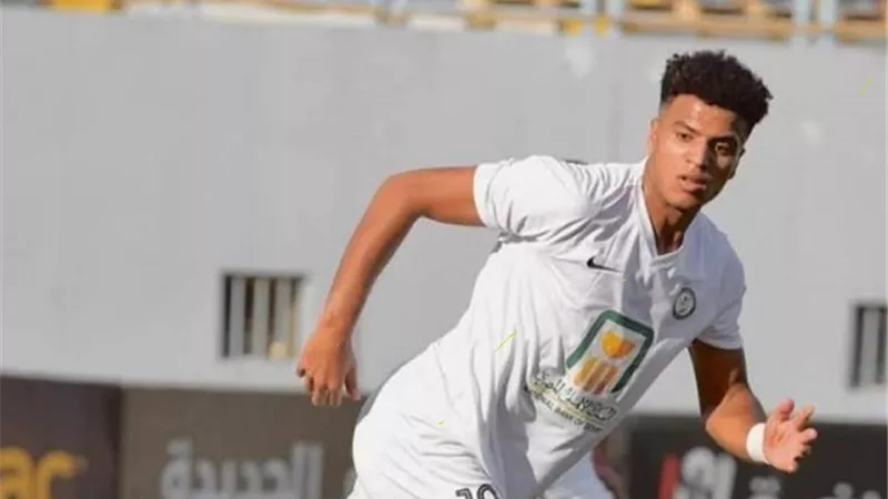 أحمد ربيع يتخلف عن معسكر فريق البنك الأهلي بسبب الزمالك