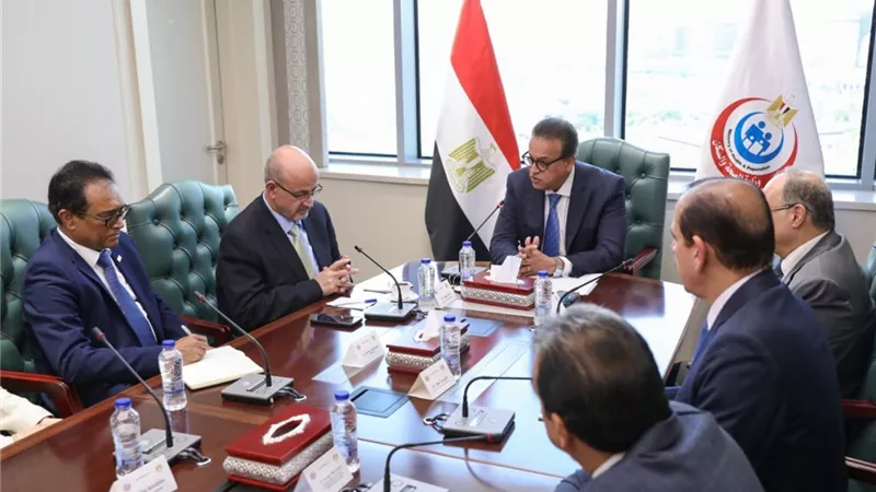 وزير الصحة يتابع الاستعداد لتجديد الاعتماد الدولي لهيئة الدواء