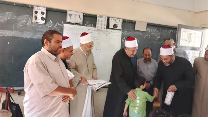 رئيس المعاهد الأزهرية يتفقد النشاط الصيفي لتحفيظ القرآن الكريم