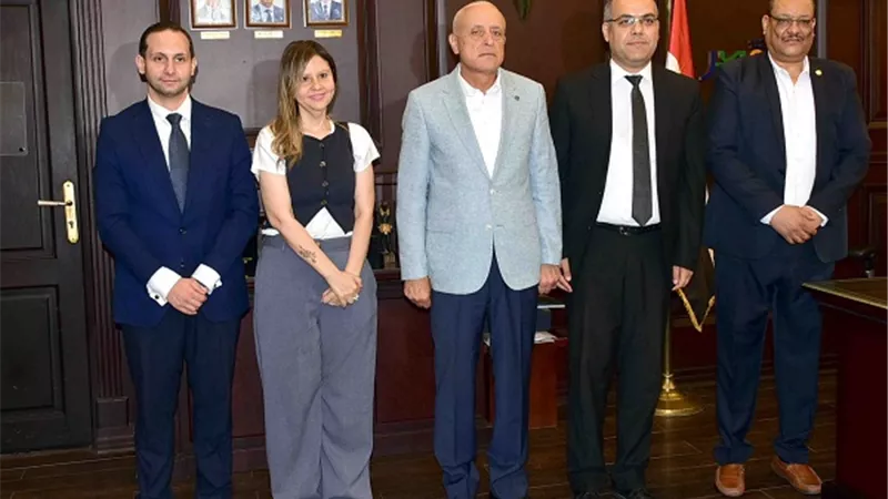 محافظ الأقصر يستقبل وفد تواصل الرقابة النووية والإشعاعية