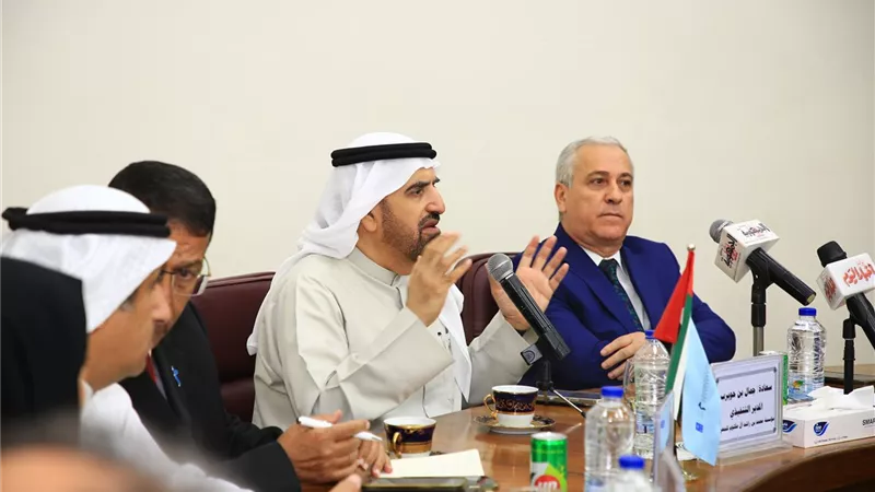 مدير مؤسسة بن راشد يتساءل: لماذا لا نشتري الأخبار من الصحافة المصرية؟