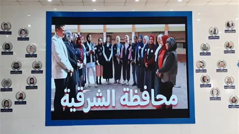 غريب يشهد عروض إنجازات الوحدات المدرسية لتيسيرالانتقال لسوق العمل