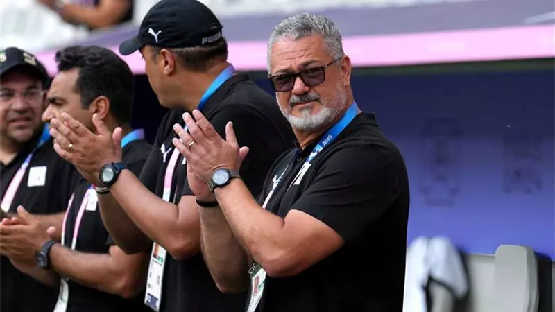 ميكالي يكشف أسباب رفضه لتدريب الزمالك