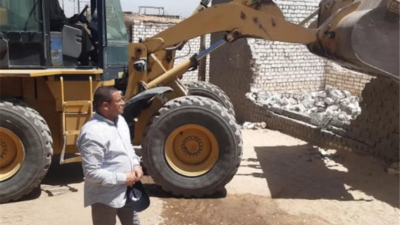 إزالة وإرداد ٨ حالات بناء مخالفة خلال حملة مكبرة بالطود