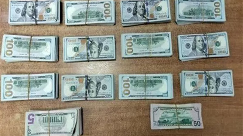 الداخلية تضبط قضايا اتجار فى العملة بـ 5 مليون جنيه