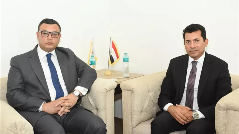 وزيرا الشباب والإسكان يتابعان ملفات العمل وأوجه التعاون المشترك