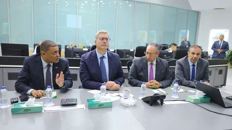 وزير البترول يتابع من مركز التحكم ضخ الغاز لمحطات الكهرباء والصناعة