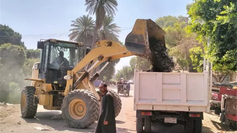 رفع 600 طن مخلفات خلال حملات نظافة بإسنا جنوب الأقصر