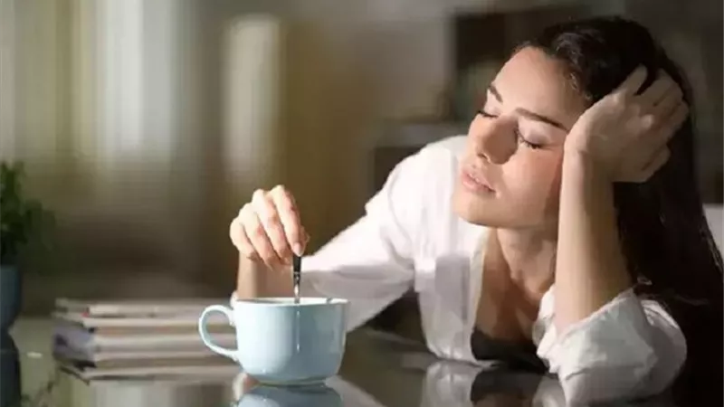 القهوة بين النشاط والإرهاق .. ما الكمية الآمنة ومتى تصبح ضارة؟