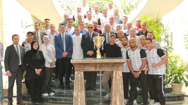 النشار يكرم الفرق الرياضية بعد تأهلها لبطولة الشركات