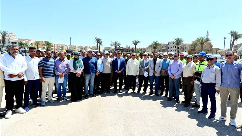 وزير الإسكان يتفقد أعمال تطوير محور ٢٦ يوليو