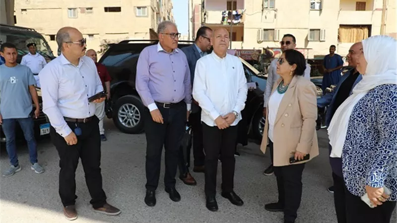 محافظ القاهرة يتفقد الاعمال الجارية بمدينة الامل الجديدة