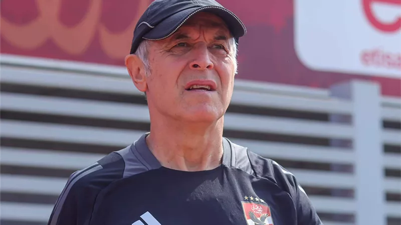 أزمة المستحقات.. الخطيب ينتقد ثنائي الأهلي بسبب الهجوم على كولر