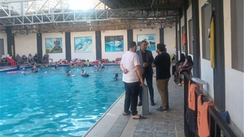 وكيل وزارة الشباب بالقليوبية يتفقد حمامات السباحة بمراكزشباب بنها