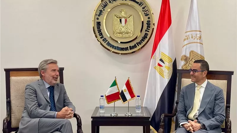 الخطيب:نسعى لتوفير مناخ استثمارى جاذب وتقديم التيسيرات للمستثمرين
