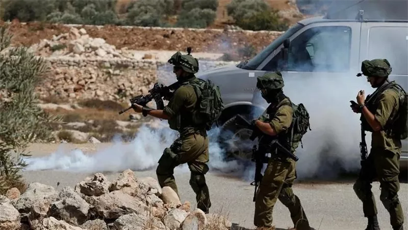 مقتل 32 فلسطينيا بنيران إسرائيلية خلال توجهم لمراكز توزيع المساعدات