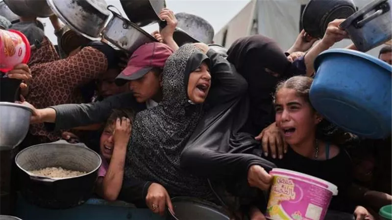 حماس: نطالب بتحقيق دولي عاجل في الآلية الأمريكية الإسرائيلية لتوزيع المساعدات بغزة