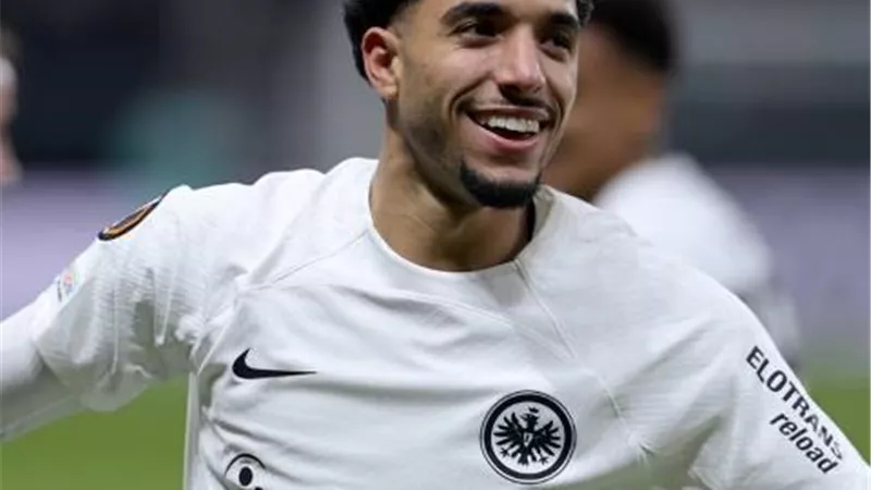 مدرب فرانكفورت عن رحيل مرموش: خسرنا أفضل لاعب لدينا