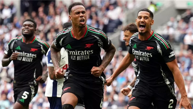 ريال مدريد يستهدف التعاقد مع مدافع أرسنال